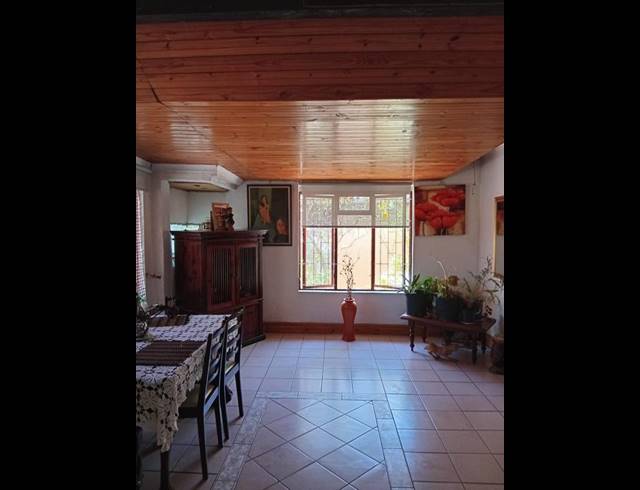 6 BEDROOM HOUSE FOR SALE IN KENWYN